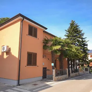  Apartment Lili